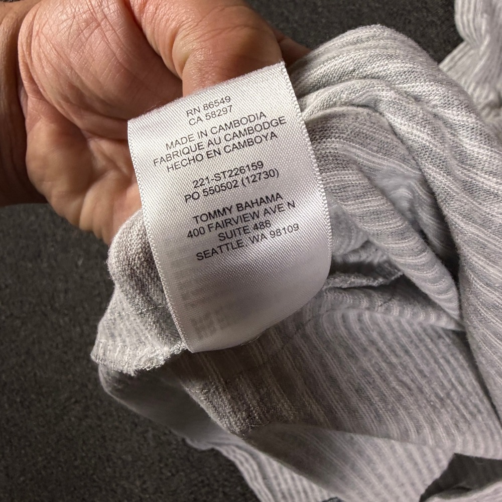 Tommy Bahama T-Shirt Mens M ST226159 Grey Striped V-Neck Pocket EUC - Picture 7 of 9